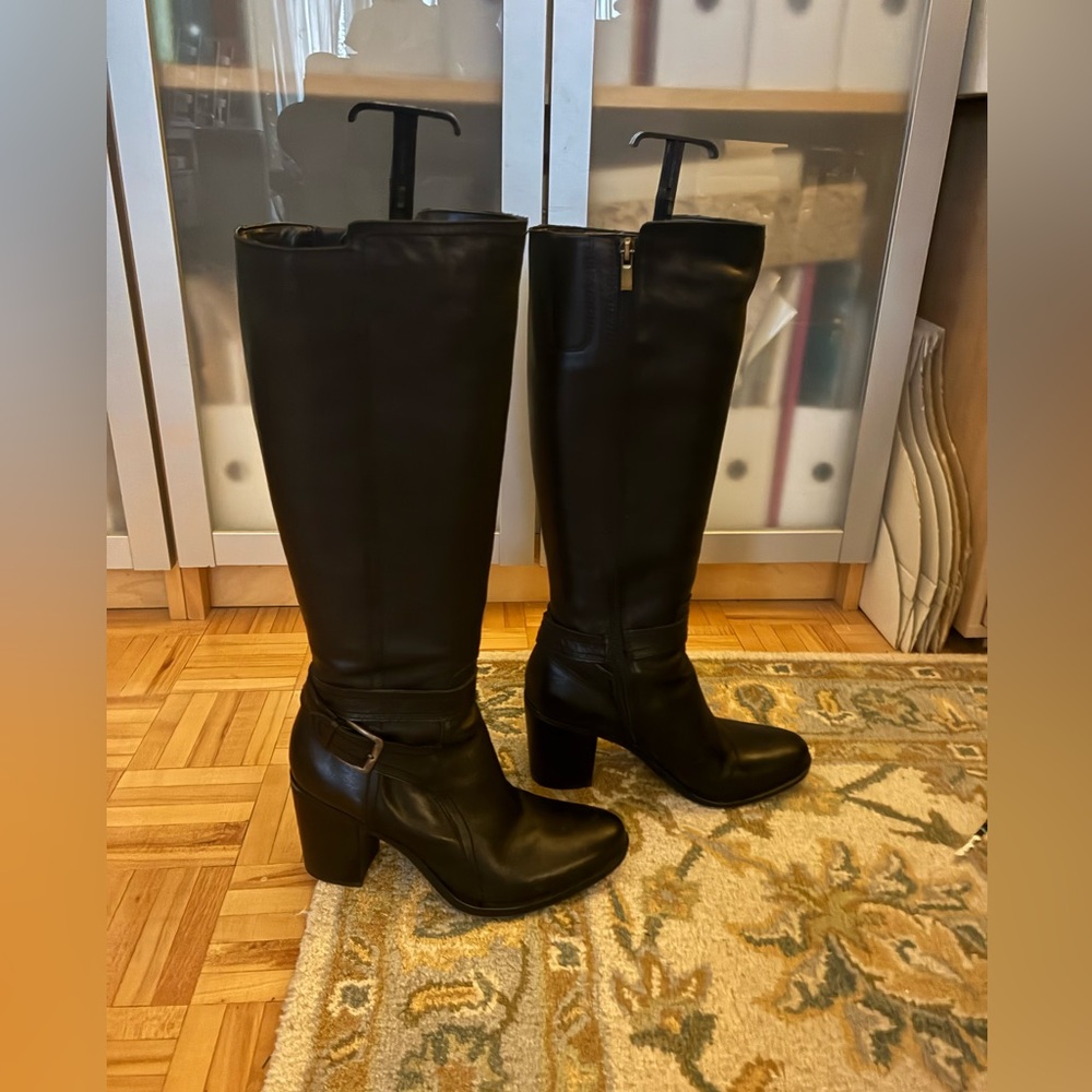 Naturalizer genuine leather 3” Heeled Boots